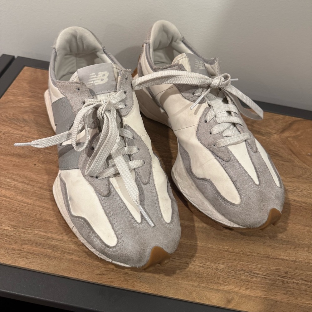 New Balance 327 white and Gray Athletic Shoes
